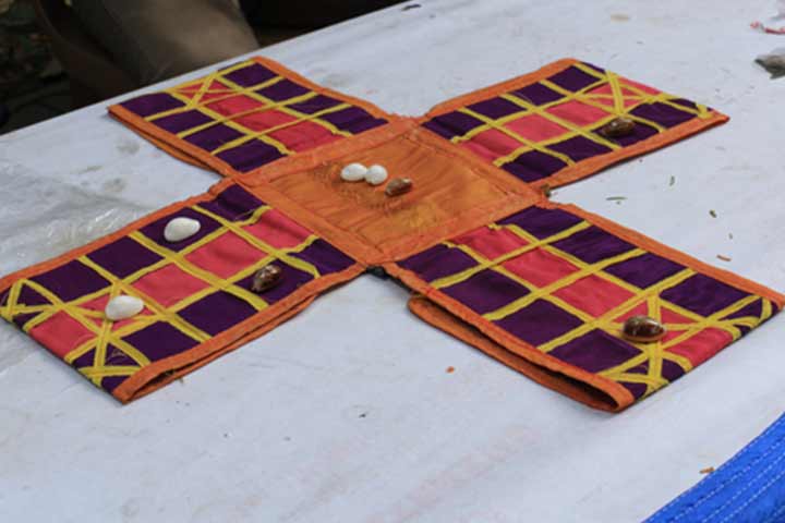 Chowkabara, traditional Indian game for kids