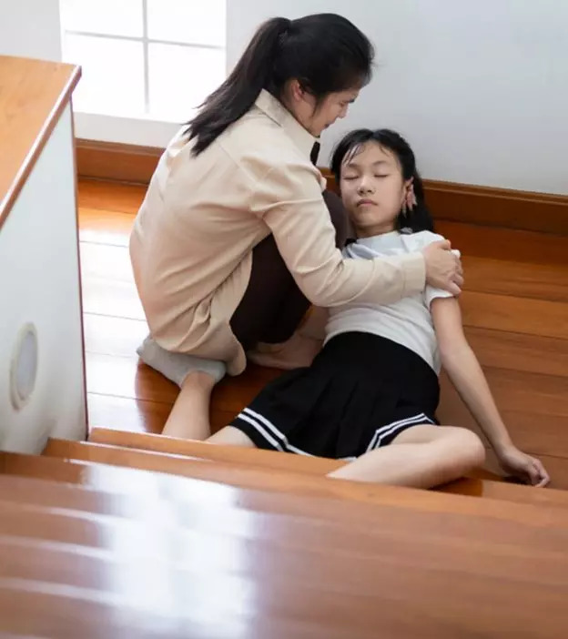 3 Causes Of Fainting (Syncope) In Children And When To Worry