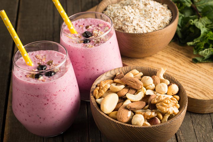 Fruit & nuts smoothie as iron-rich foods for toddlers
