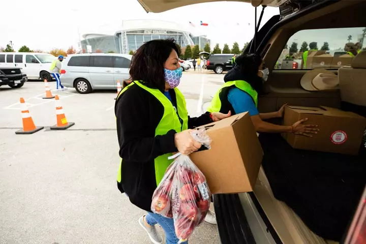 Organize Fundraisers 