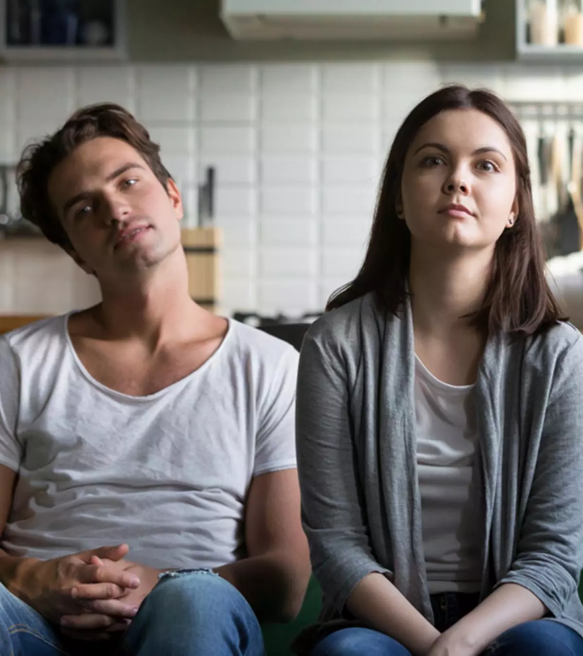 13 Reasons Why Guys Act Distant When They Like You