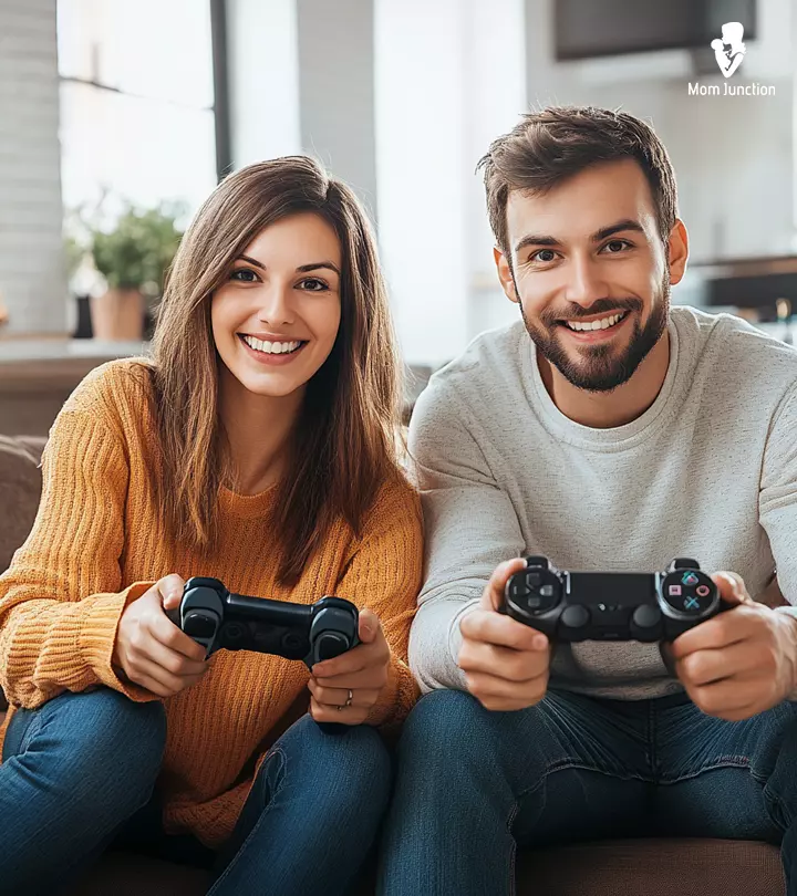 A-couple-playing-games-in-a-tab-1.jpg.webp