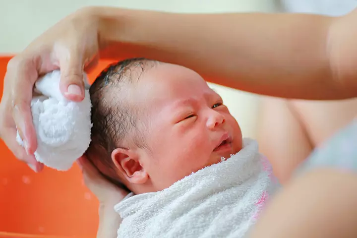 Newborn’s First Bath
