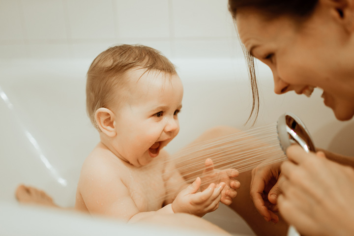 Giving Your Baby A Regular Bath