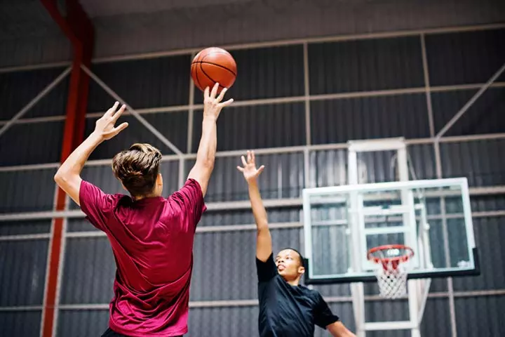 Five in a row basketball game for kids