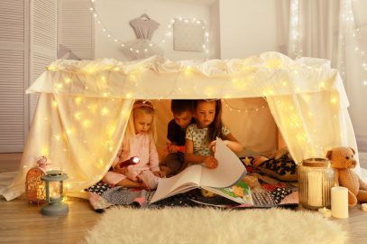 15 Best DIY Indoor And Outdoor Fort Ideas For Kids 