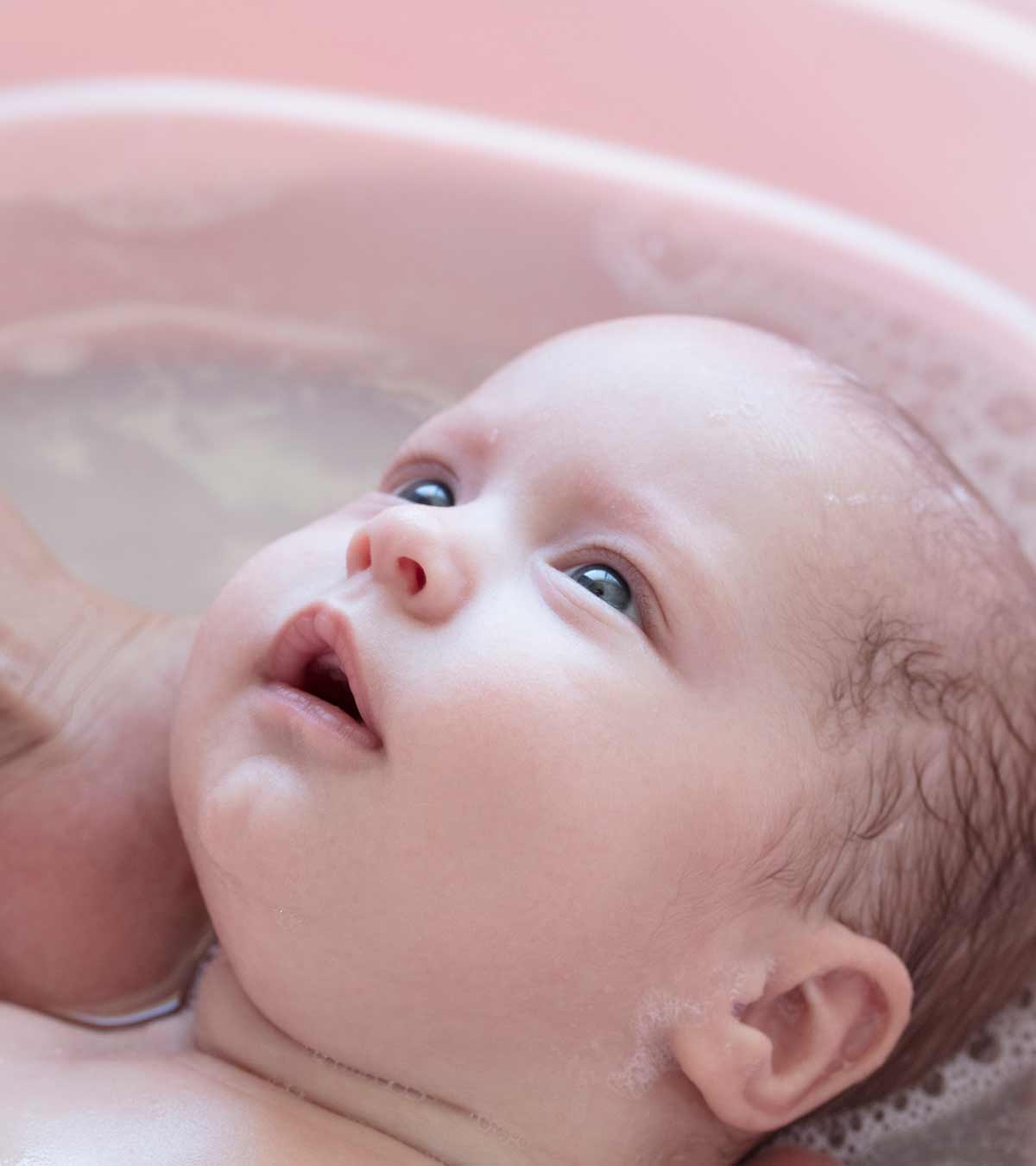 Bathing Baby In Morning Or Evening : Does Giving Your Child A Bath Every Night Make Them Ill Daily Mail Online - Here are 10 scientifically proven health benefits of taking a bath: