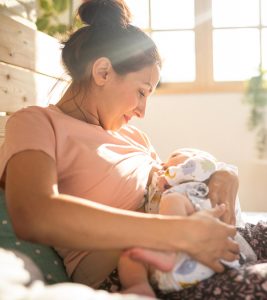 8 Benefits For Laid Back Breastfeeding, How To Do And Tips