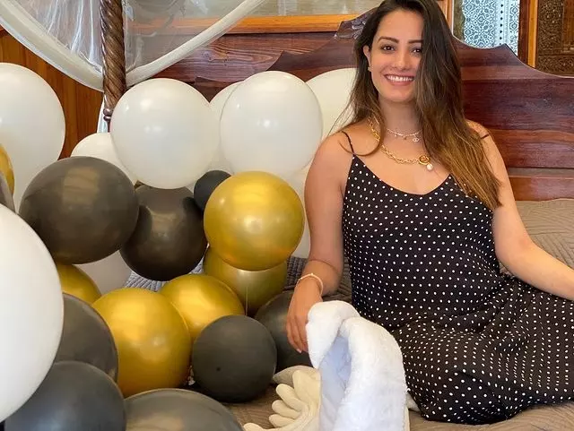 Maternity shoots are a beautiful way in which expecting parents