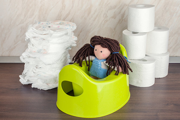 Roleplay with dolls, a potty training game for toddlers