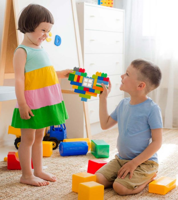Pretend Play for Kids: Fashion Designer – Spongy Kids