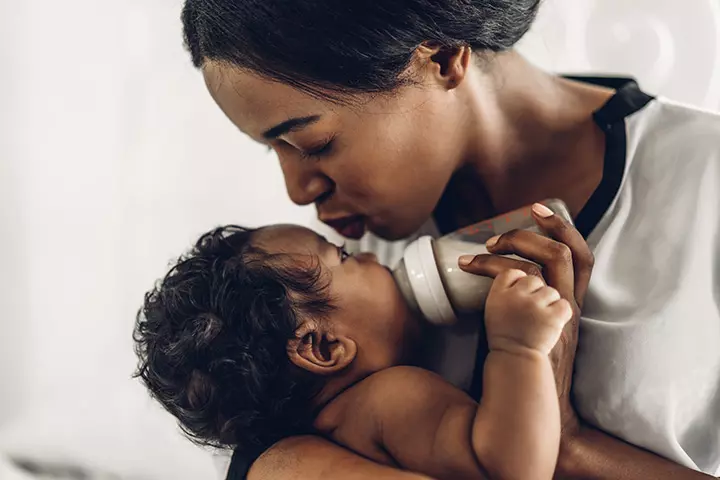 When It Comes To Bottle-Feeding, Your Presence Matters 