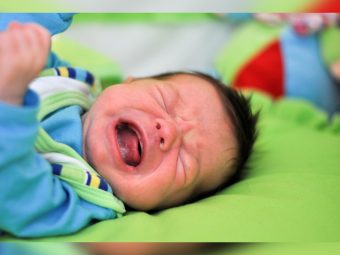 शिशुओं में एसिड रिफ्लक्स होने के कारण, लक्षण व घरेलू उपचार | Acid Reflux In Babies In Hindi