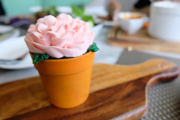 Baking Cupcakes In Mini Flower Pots