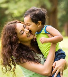 100+ मां और बेटे के रिश्ते पर कोट्स, शायरी व स्टेटस | Mother And Son Bonding Quotes, Status And Shayari In Hindi