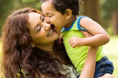 100+ मां और बेटे के रिश्ते पर कोट्स, शायरी व स्टेटस | Mother And Son Bonding Quotes, Status And Shayari In Hindi