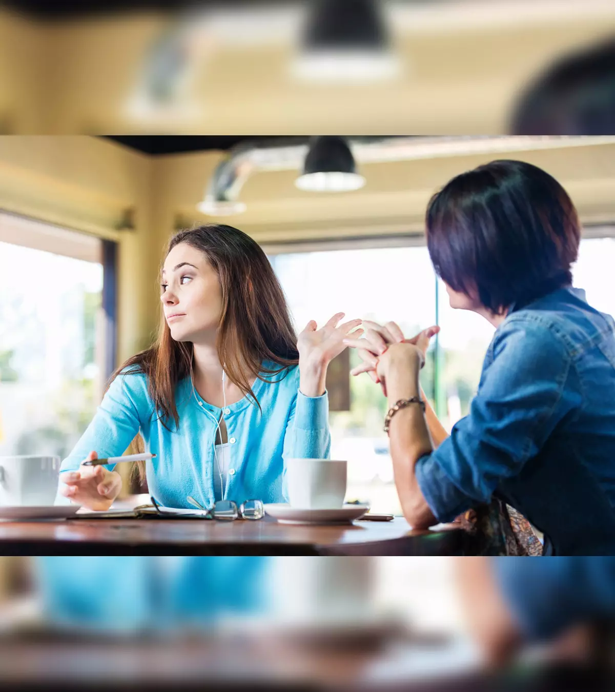 Man confidently starting a conversation with a woman