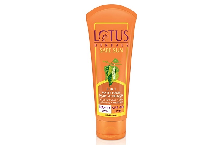 Lotus Herbals Safe Sun 3-In-1 Matte Look Daily Sunblock 