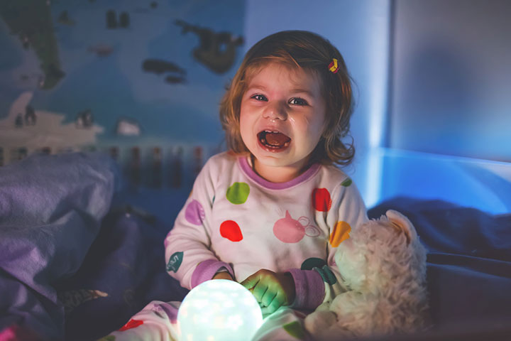 Fear of darkness might make your toddler scream