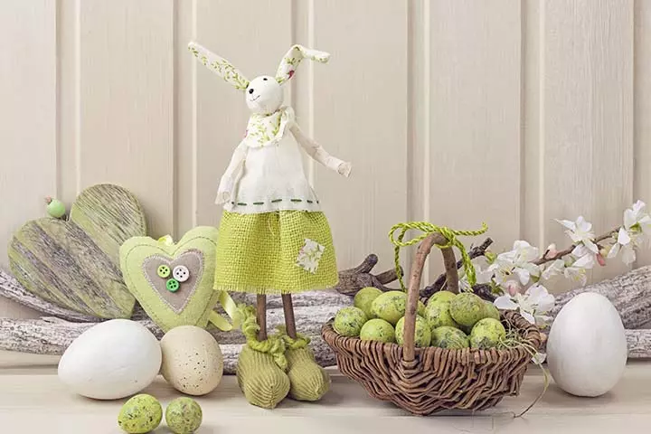 Green Themed Easter Decor