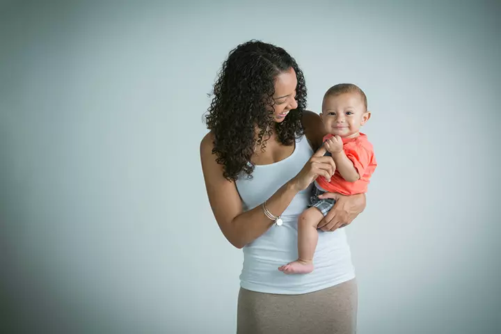 How to hold a baby in hip hold position
