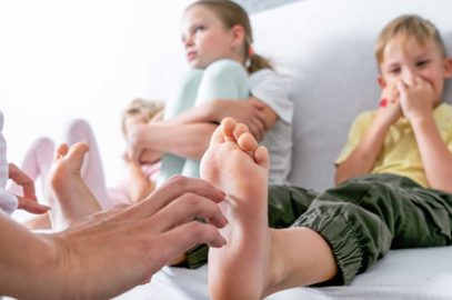 挠痒痒的孩子可能有害的5个原因