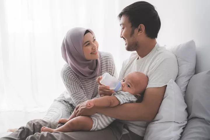 Bottle-Feeding Doesn’t Affect Your Closeness