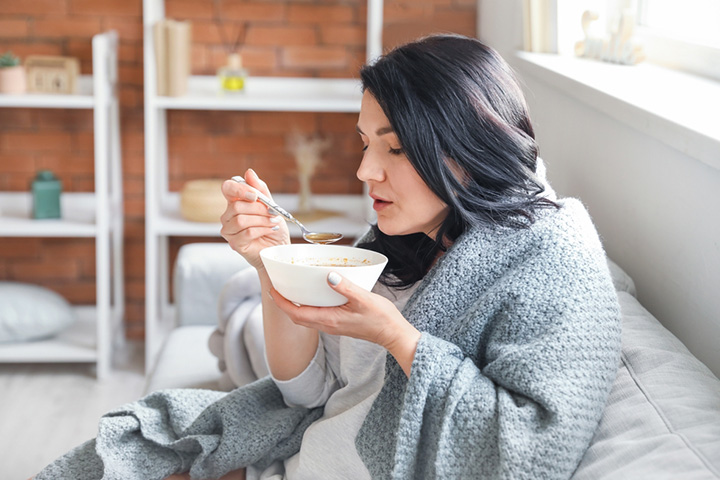 Consume warm soup to relieve symptoms 