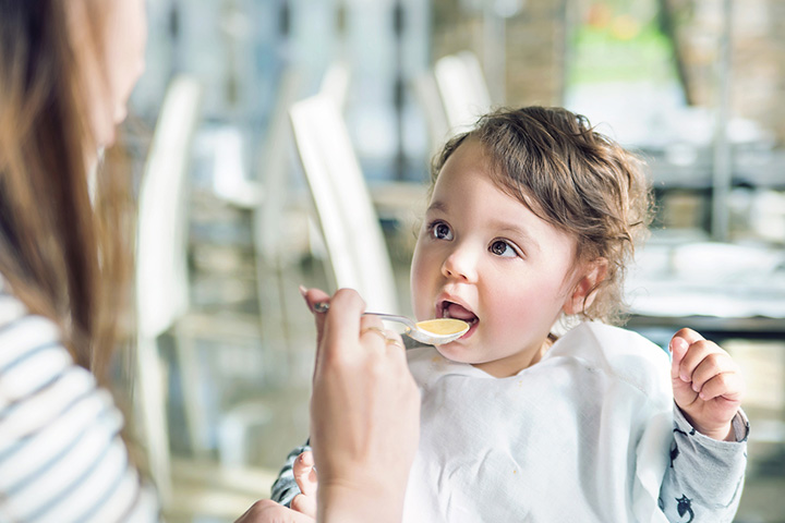 Give your toddler simple and bland foods