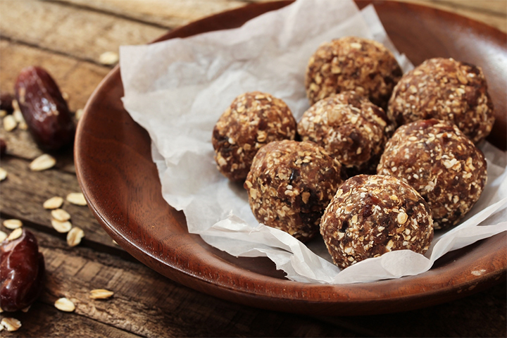 Dates energy balls and oatmeal for kids