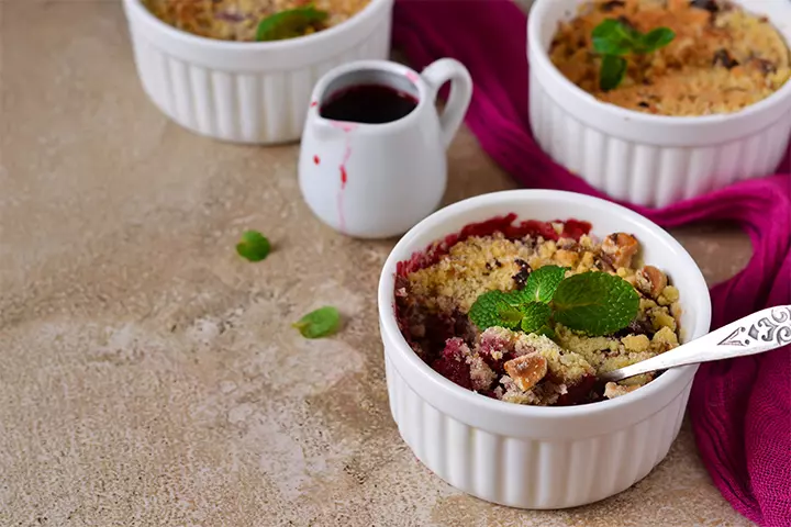 Strawberry and rhubarb baked oatmeal for kids