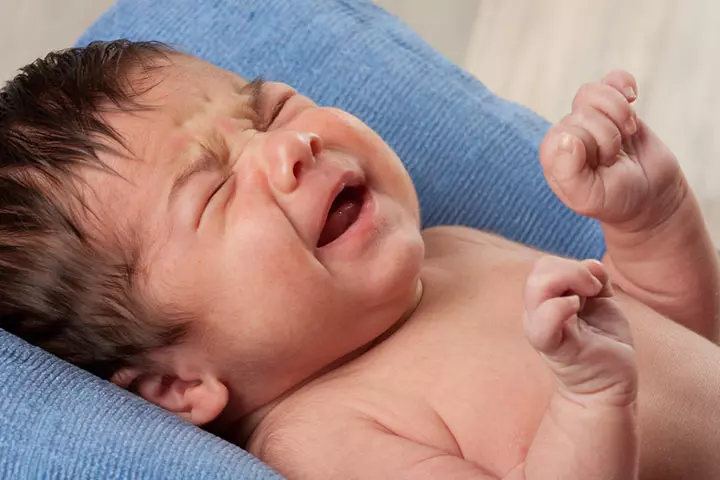 Various reasons to hate your baby diaper changes