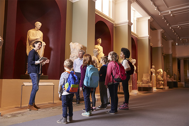 Visit a museum to boost kids' imagination