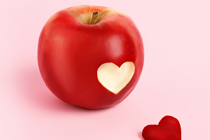 Apple as the symbol of love