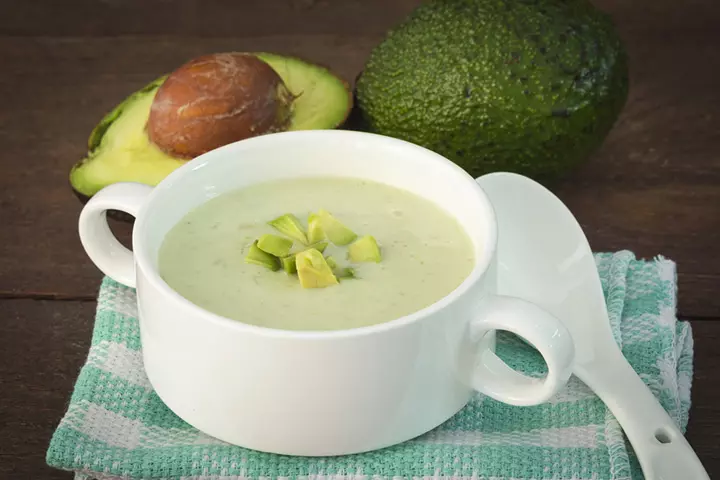 Avocado puree, food ideas for your 4 month baby