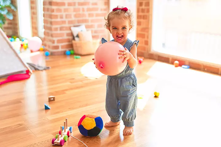 Balloon volleyball