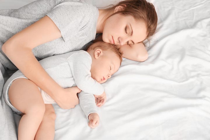 Co-Sleeping With Baby Risks, When And How To Stop It-1