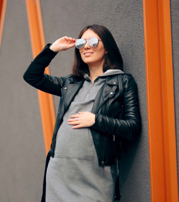 Awesome Ways How Expecting Moms Can Look Chic And Stylish