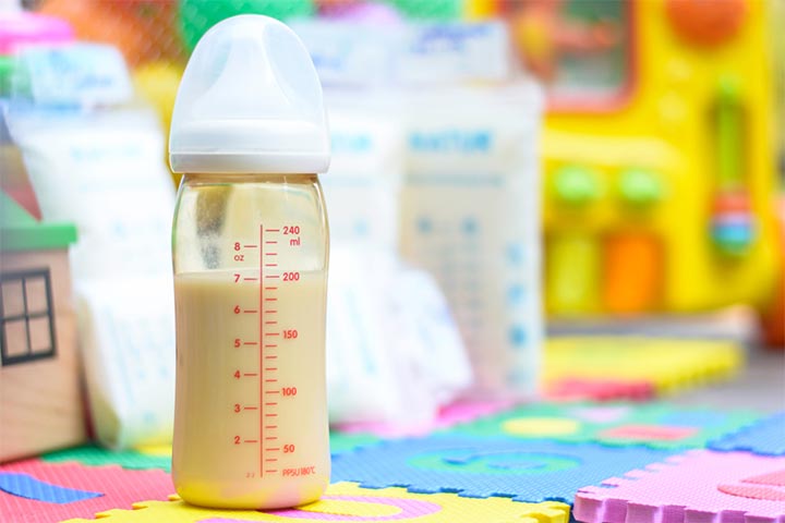 Blood In Breast Milk: Is It Safe, Causes And When to Worry