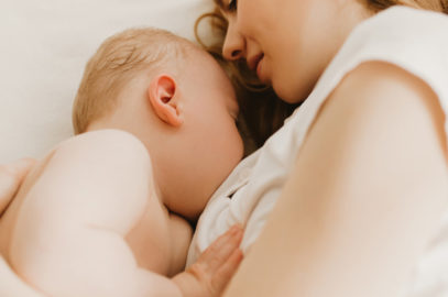11条乳房和合适位置的母乳喂养技巧