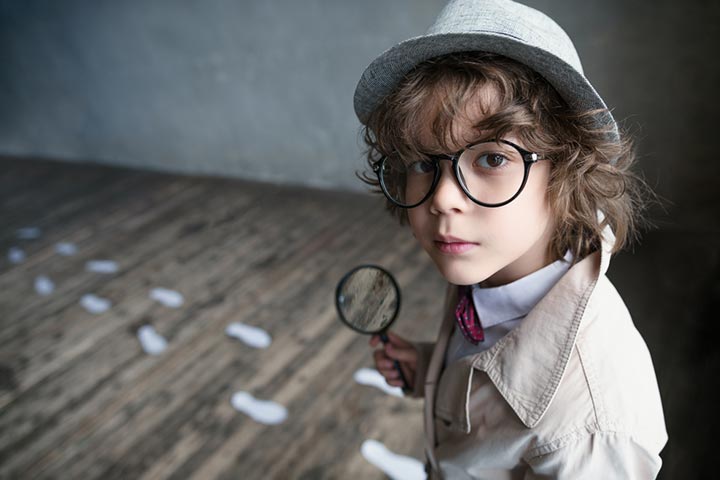 Detective pretend play for kids
