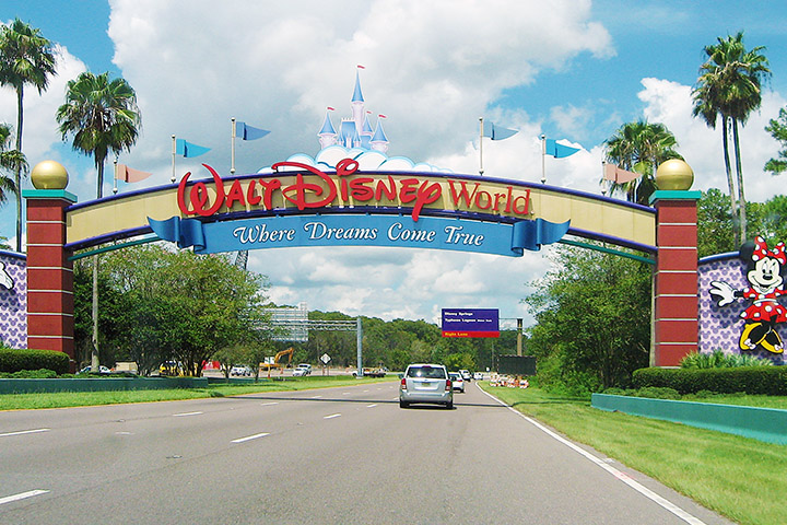 Disney theme park in Orlando, Florida was opened in 1971