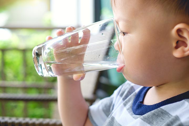 Give plenty of fluids to your toddler