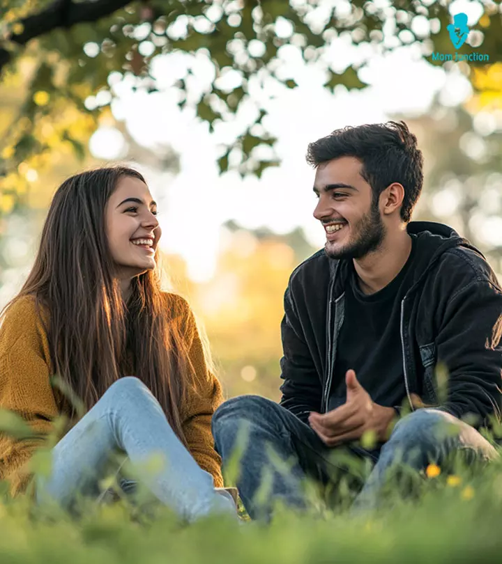 Man-And-Woman-Talking-And-Smiling-&-Keeping-The-Conversation-Going