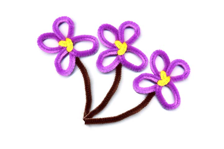 Making flowers with pipe cleaner crafts for kids