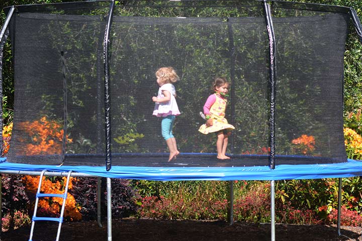 Trampoline backyard idea for kids