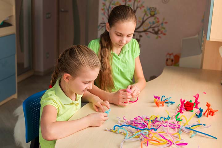 Making beaded flowers with pipe cleaner crafts for kids