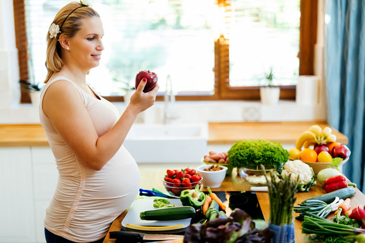 A nutritious diet helps you stay healthy during third trimester