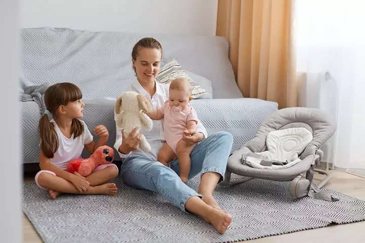 Difficulty to follow objects may be a symptom of nystagmus in babies.
