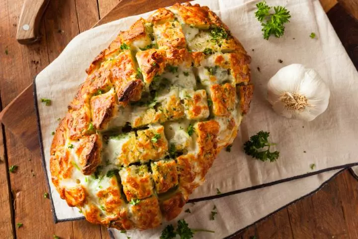 Mixed veggie pull-apart bread